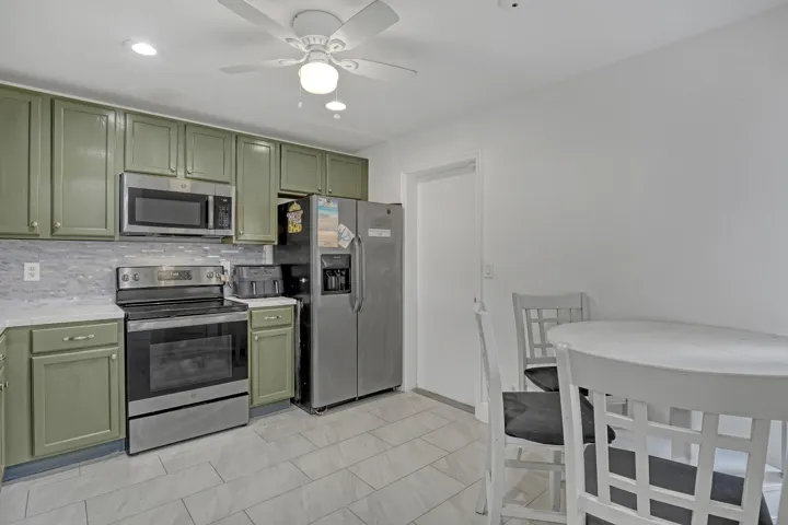 3070 Waddell (12)