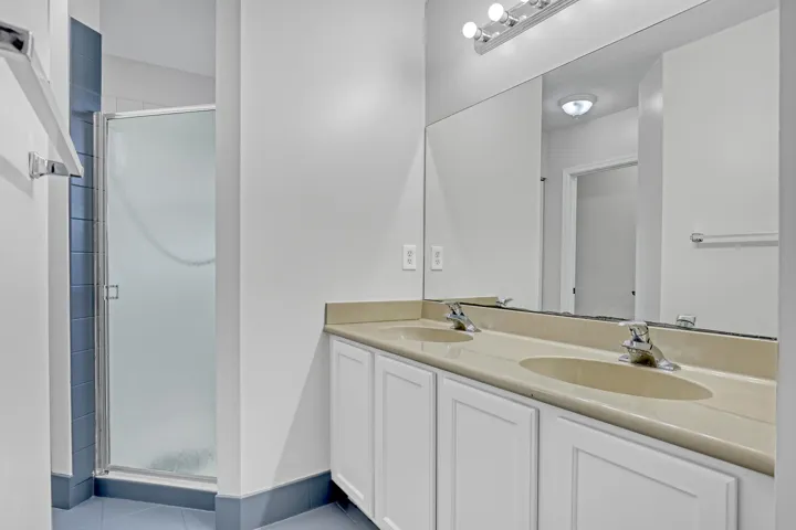 3070 Waddell (17)