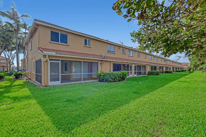 3070 Waddell (26)