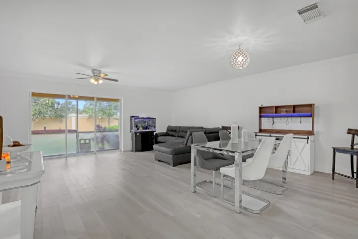 3070 Waddell (7)