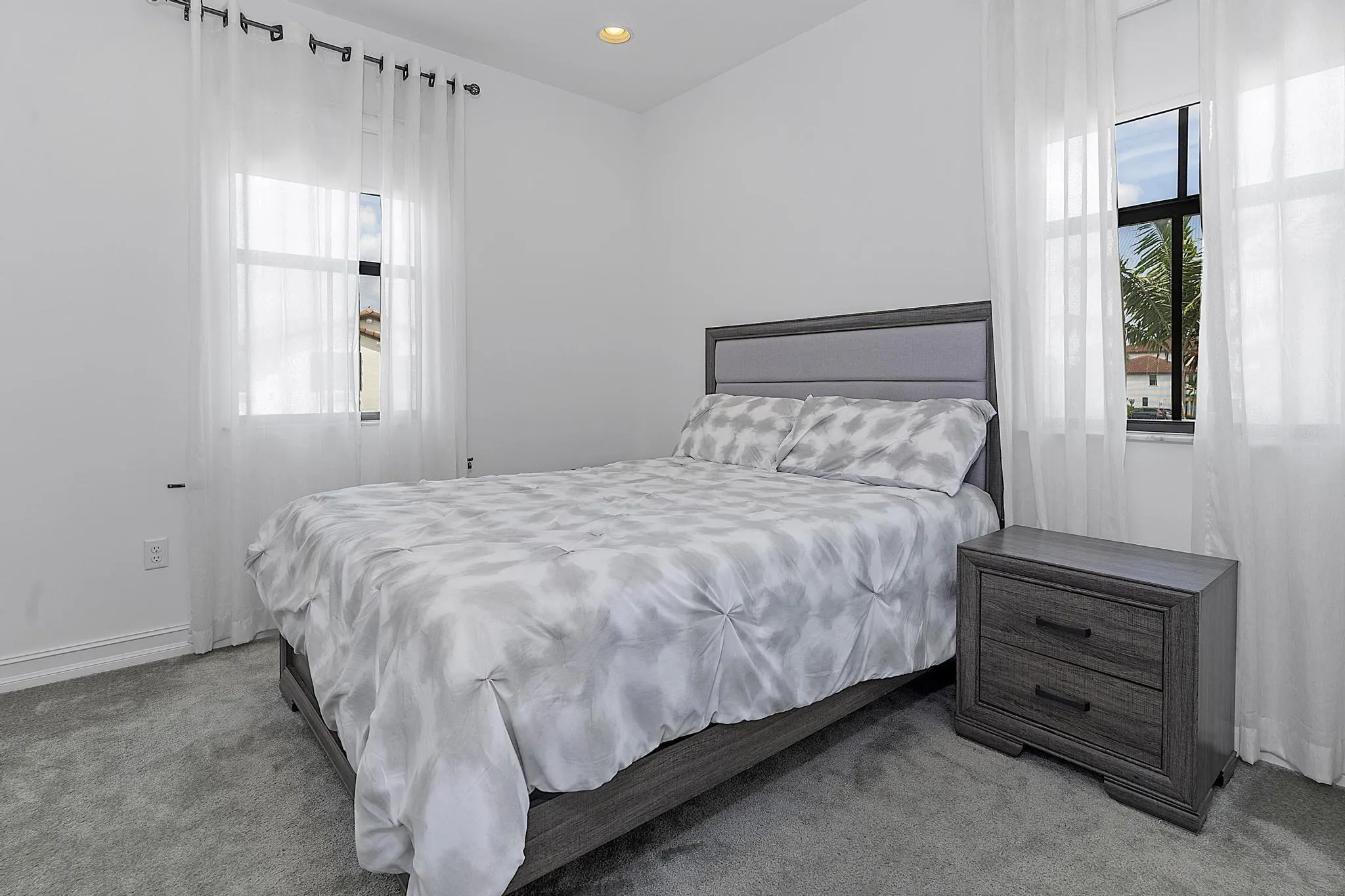 11824 SW 13 Ct Pembroke Pines, Fl 32025