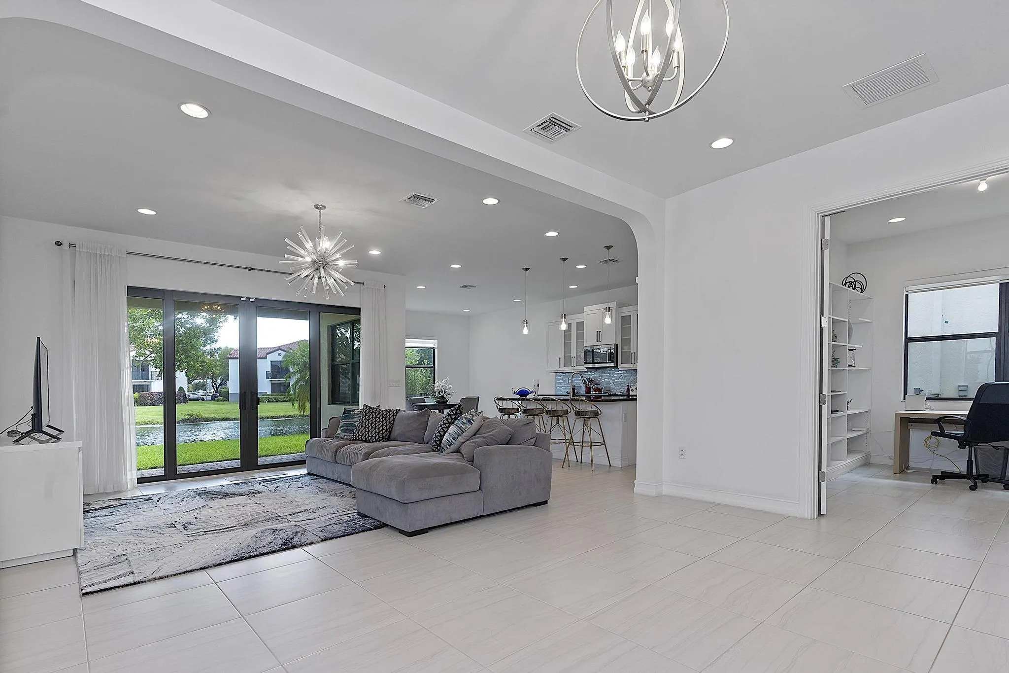 11824 SW 13 Ct Pembroke Pines, Fl 32025