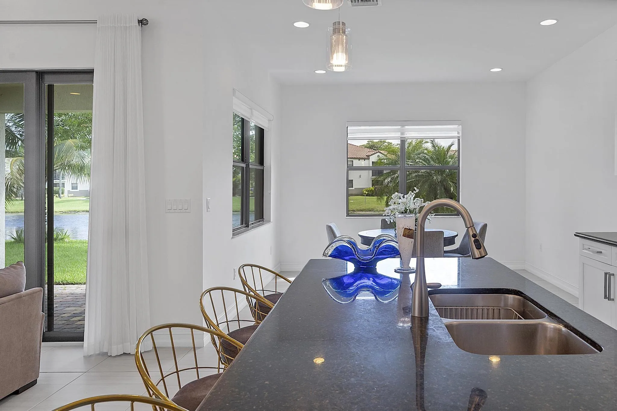 11824 SW 13 Ct Pembroke Pines, Fl 32025