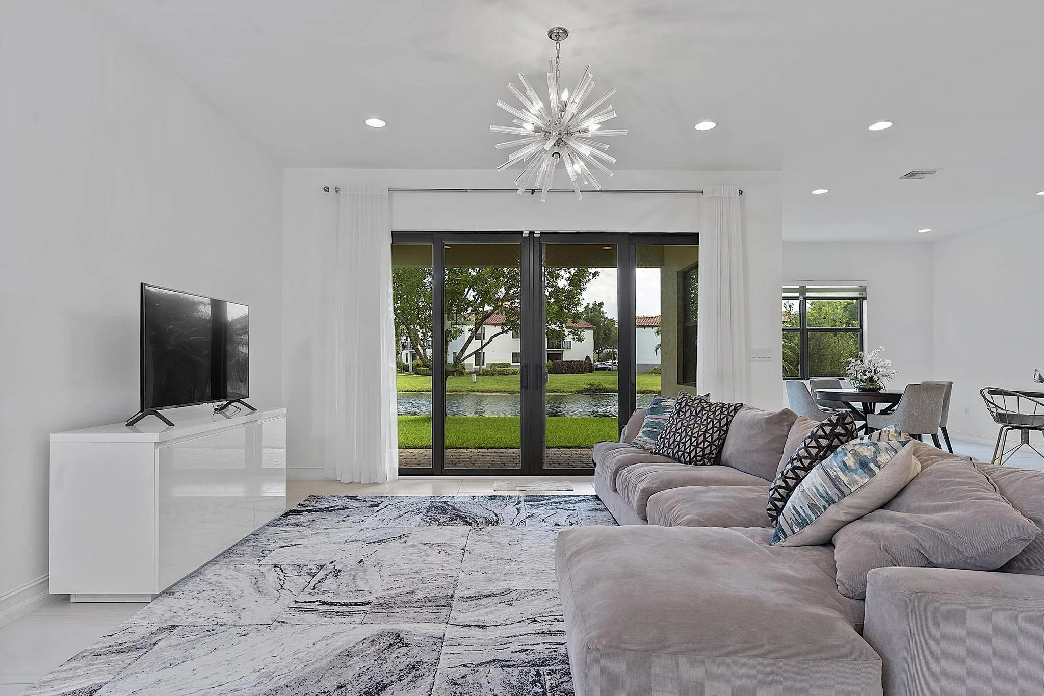 11824 SW 13 Ct Pembroke Pines, Fl 32025