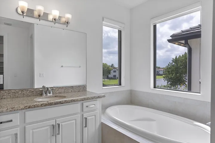 11824 SW 13 Ct Pembroke Pines, Fl 32025