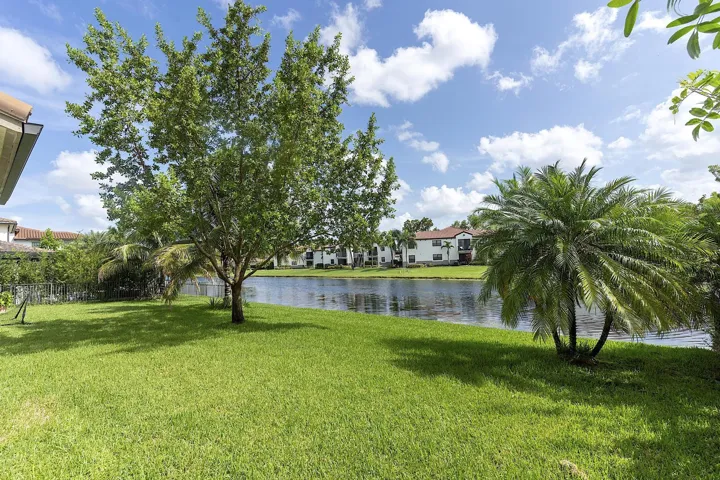 11824 SW 13 Ct Pembroke Pines, Fl 32025