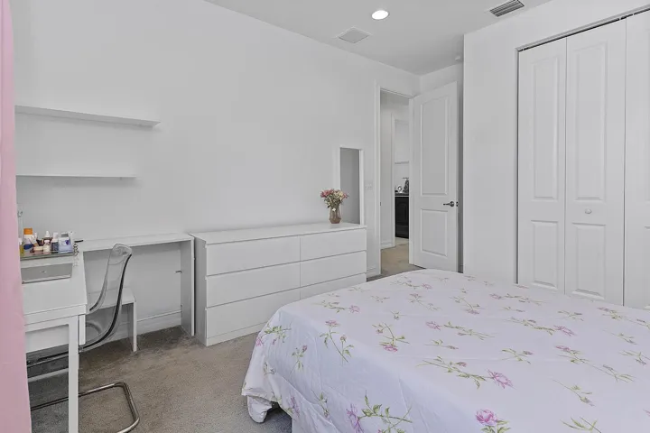 11824 SW 13 Ct Pembroke Pines, Fl 32025