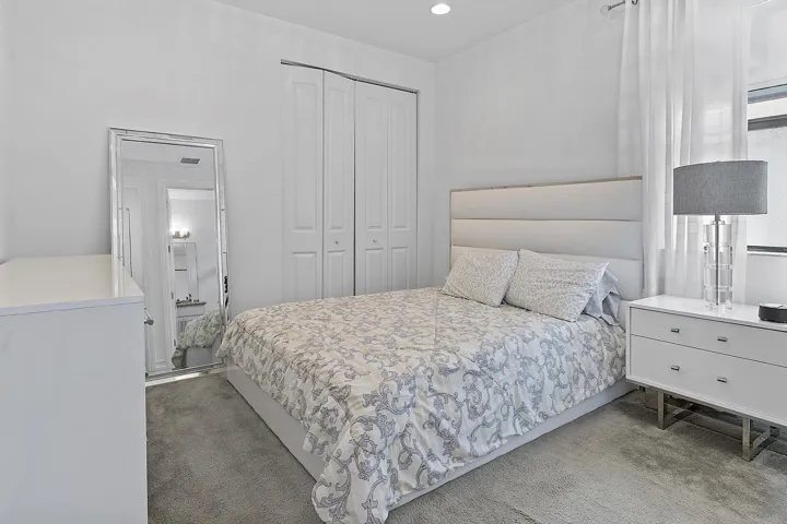 11824 SW 13 Ct Pembroke Pines, Fl 32025