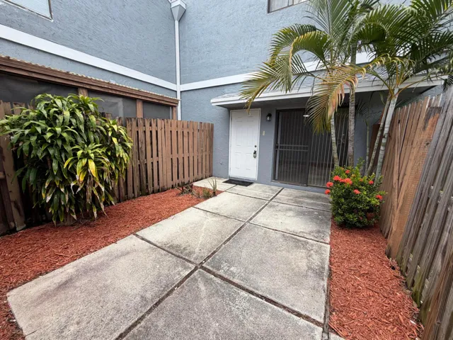 Private Courtyard