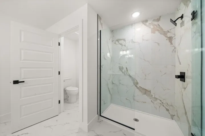 interior - master bathroom 5