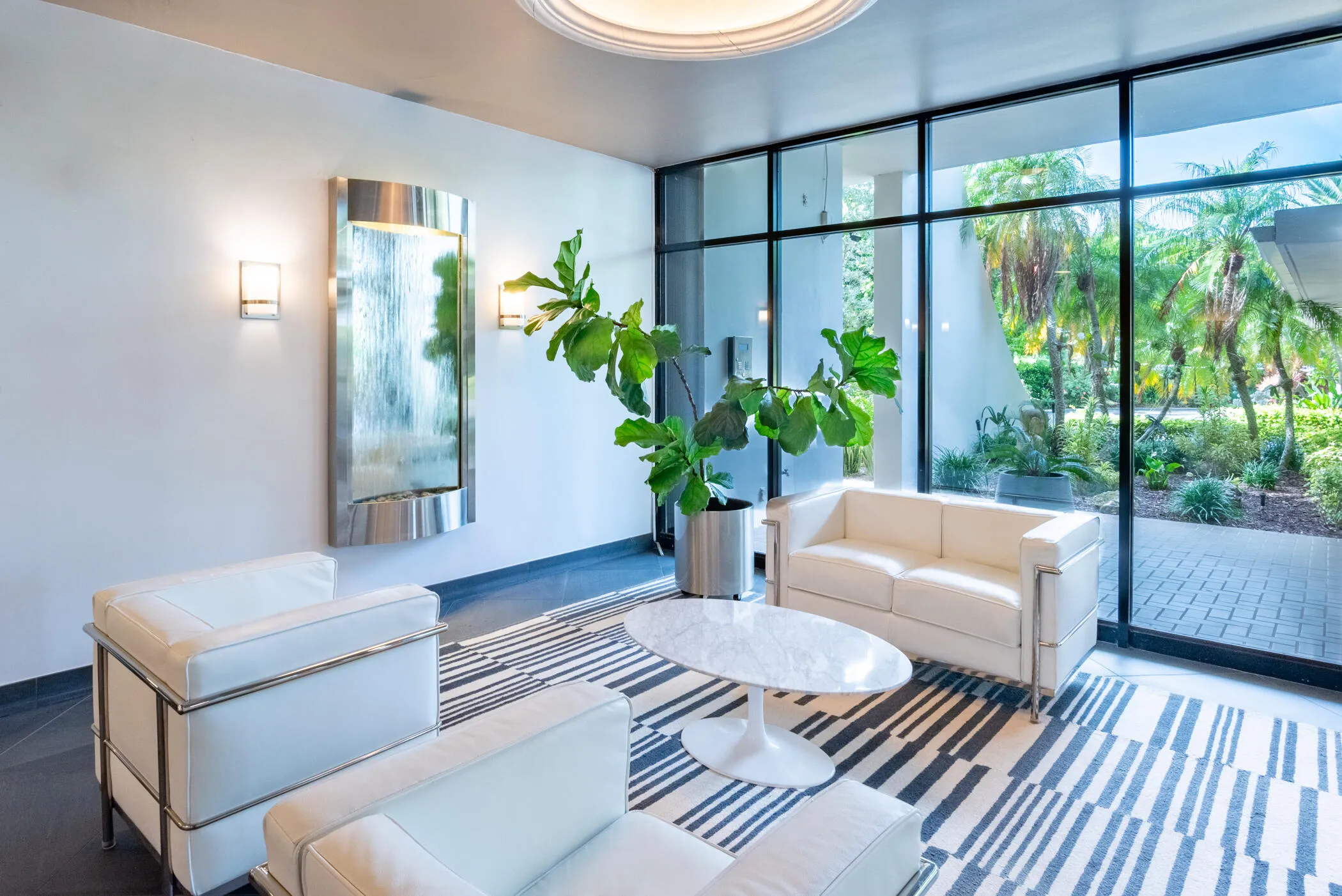 © Clark-2400 Presidential Way 302-022