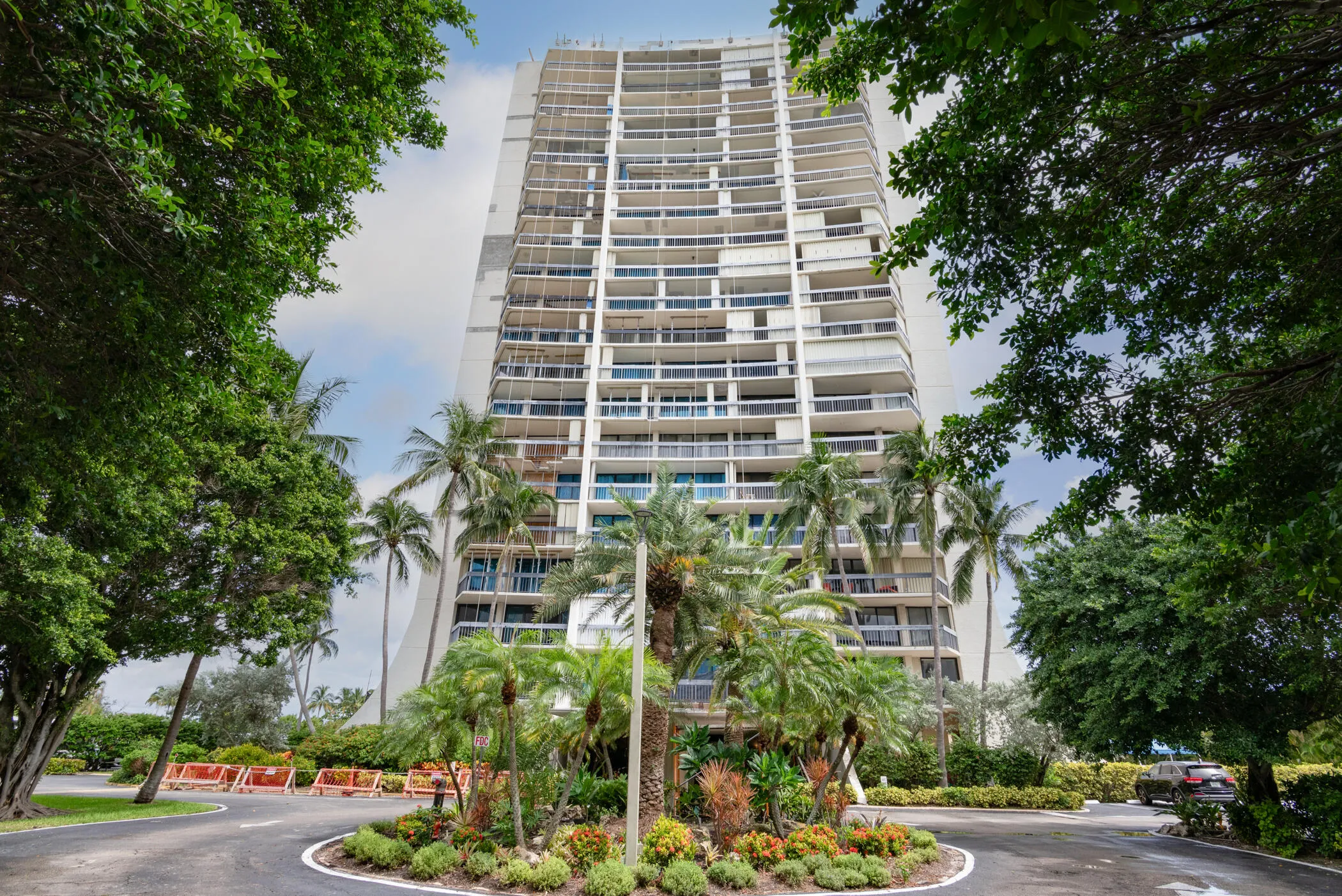 2400 Presidential Way-302-026