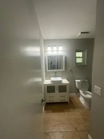 2nd Bathroom