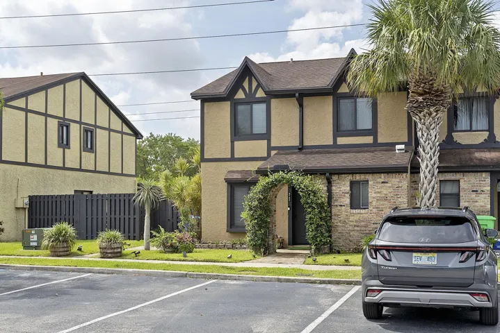 9184 NW 44 St Sunrise, Fl 33351 - - 002