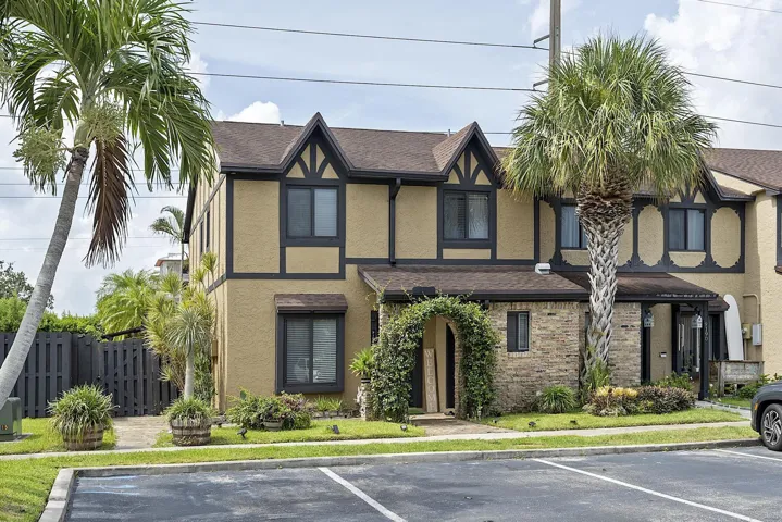 9184 NW 44 St Sunrise, Fl 33351 - - 003