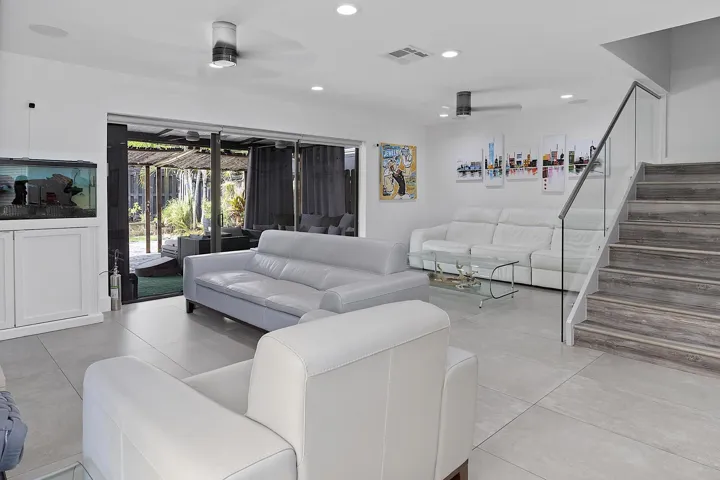 9184 NW 44 St Sunrise, Fl 33351 - - 016