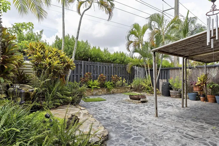 9184 NW 44 St Sunrise, Fl 33351 - - 042