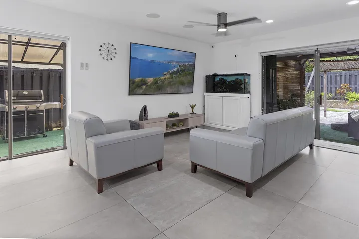 9184 NW 44 St Sunrise, Fl 33351 - - 015