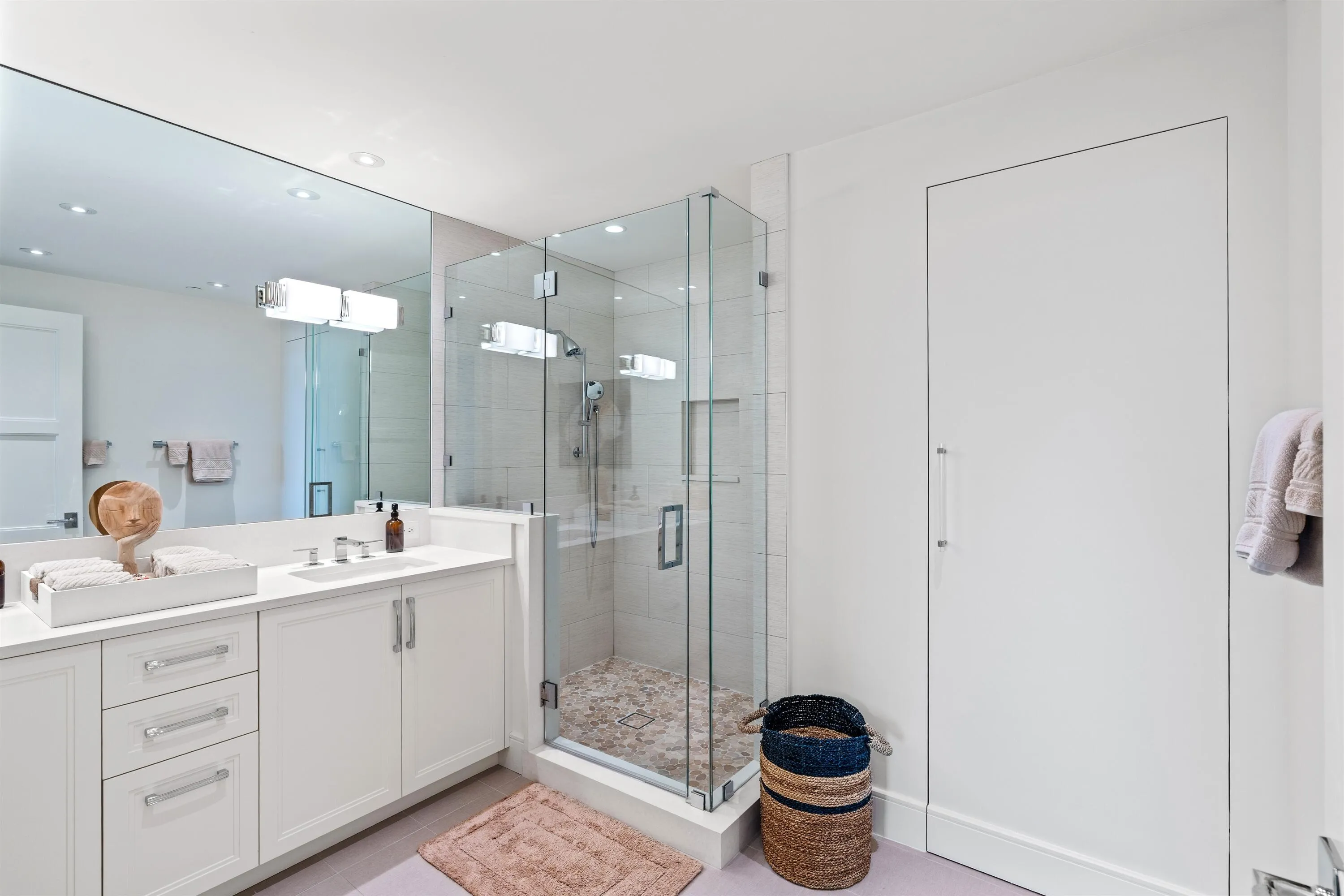 EN SUITE BATH
