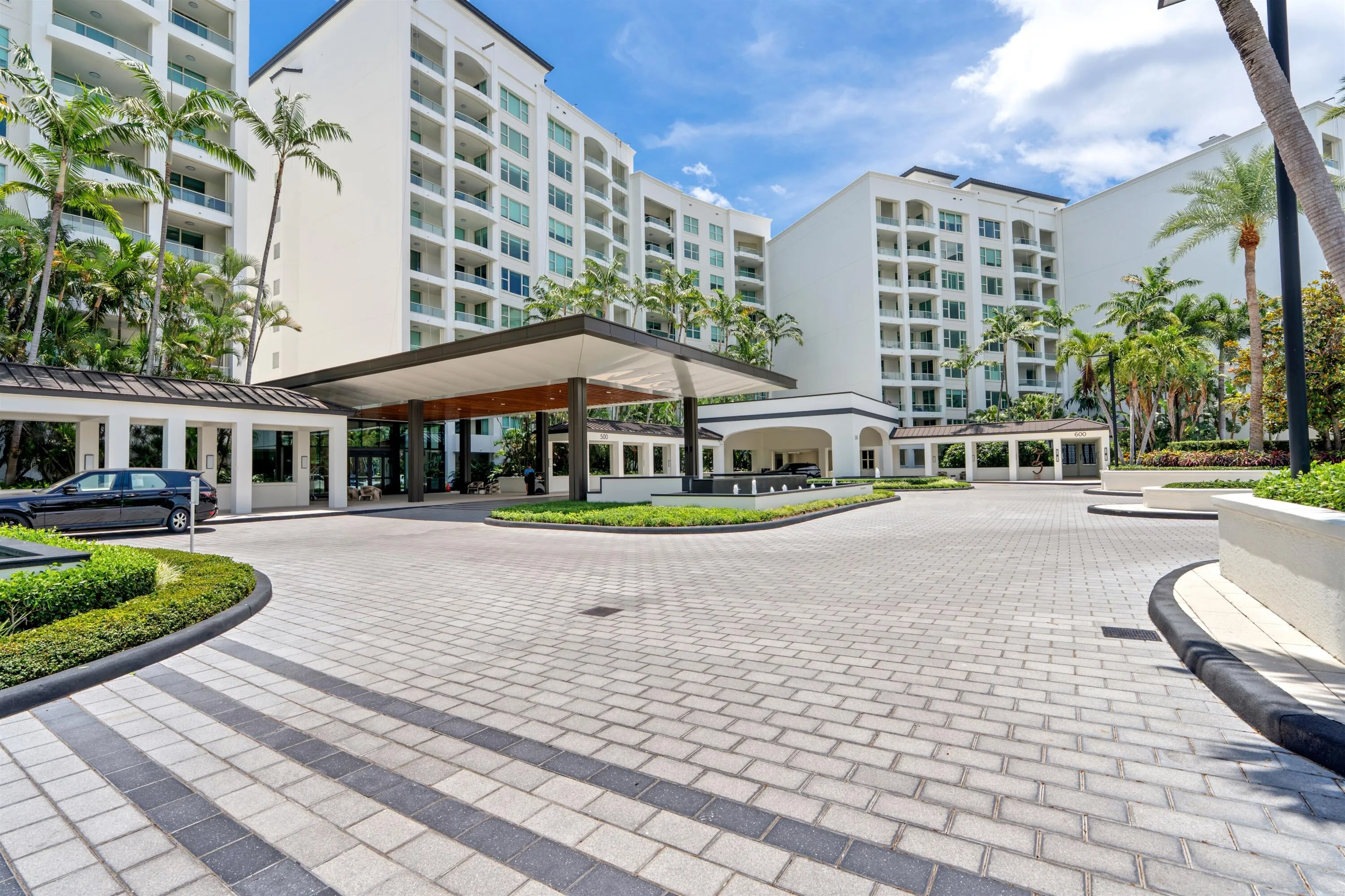 MIZNER GRAND ENTRANCE