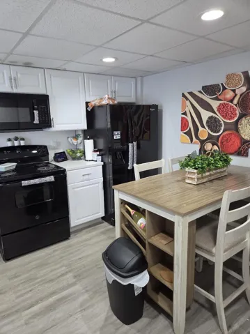 Kitchen 3 furn