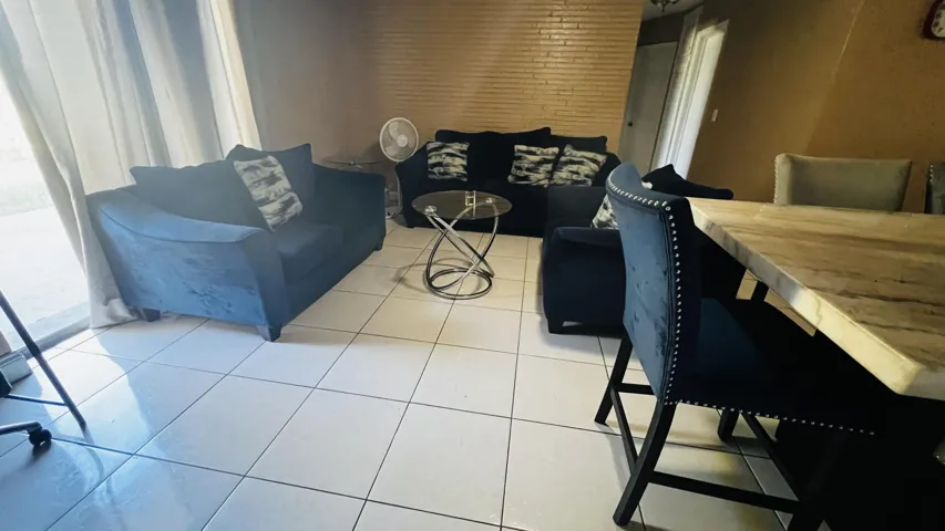 LVING ROOM