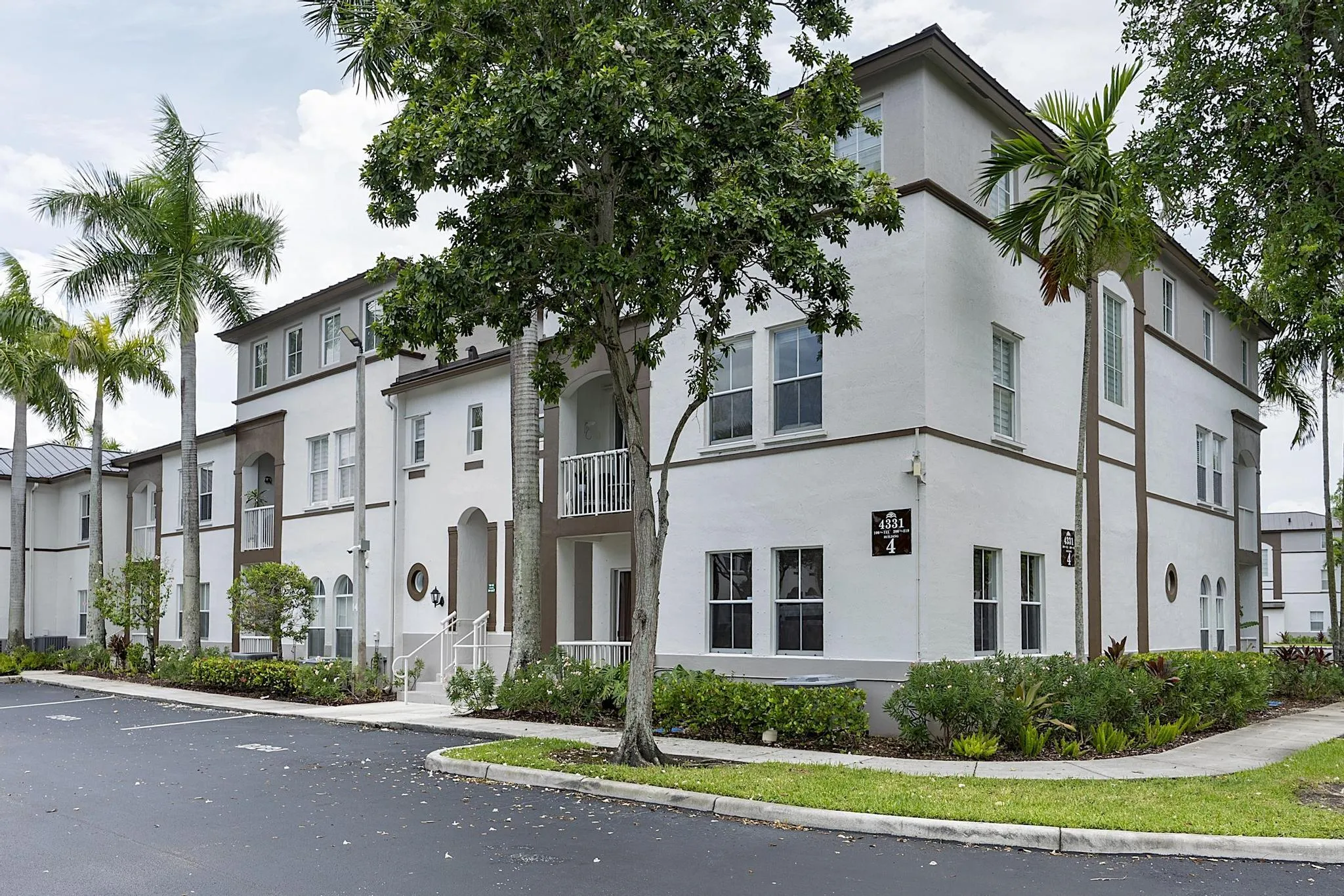 4331 Sw 160 Ave # 103 Miramar Fl 33027 -