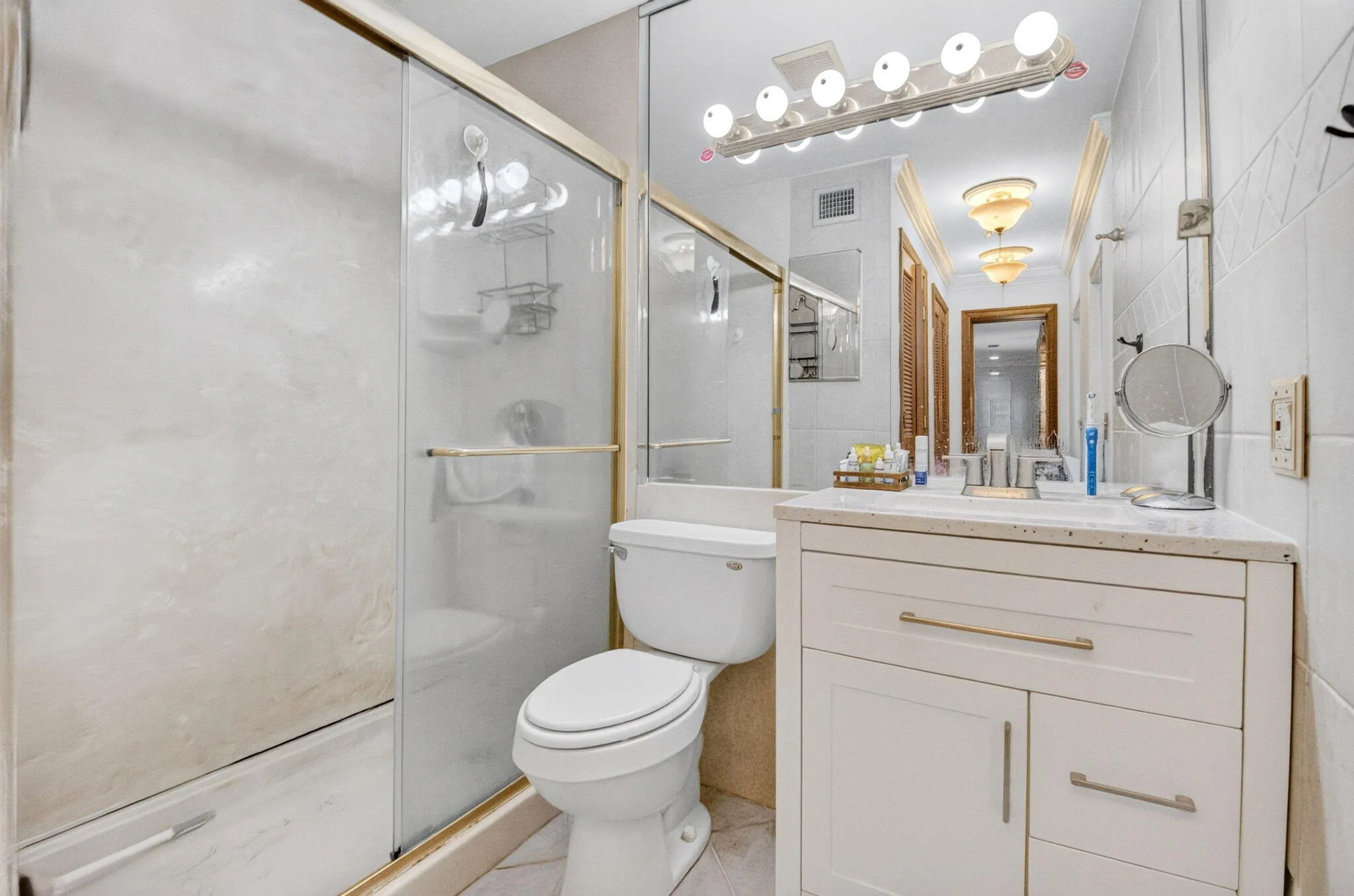 Second Primary Bath | Tub-Shower & Long Vanity