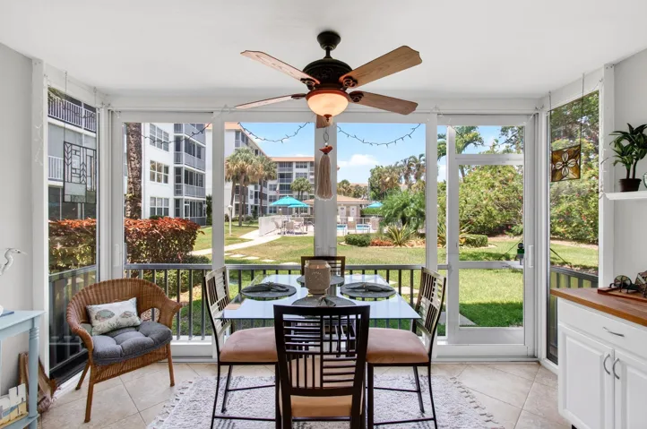 Lanai pool & garden views. Bar to entertain.