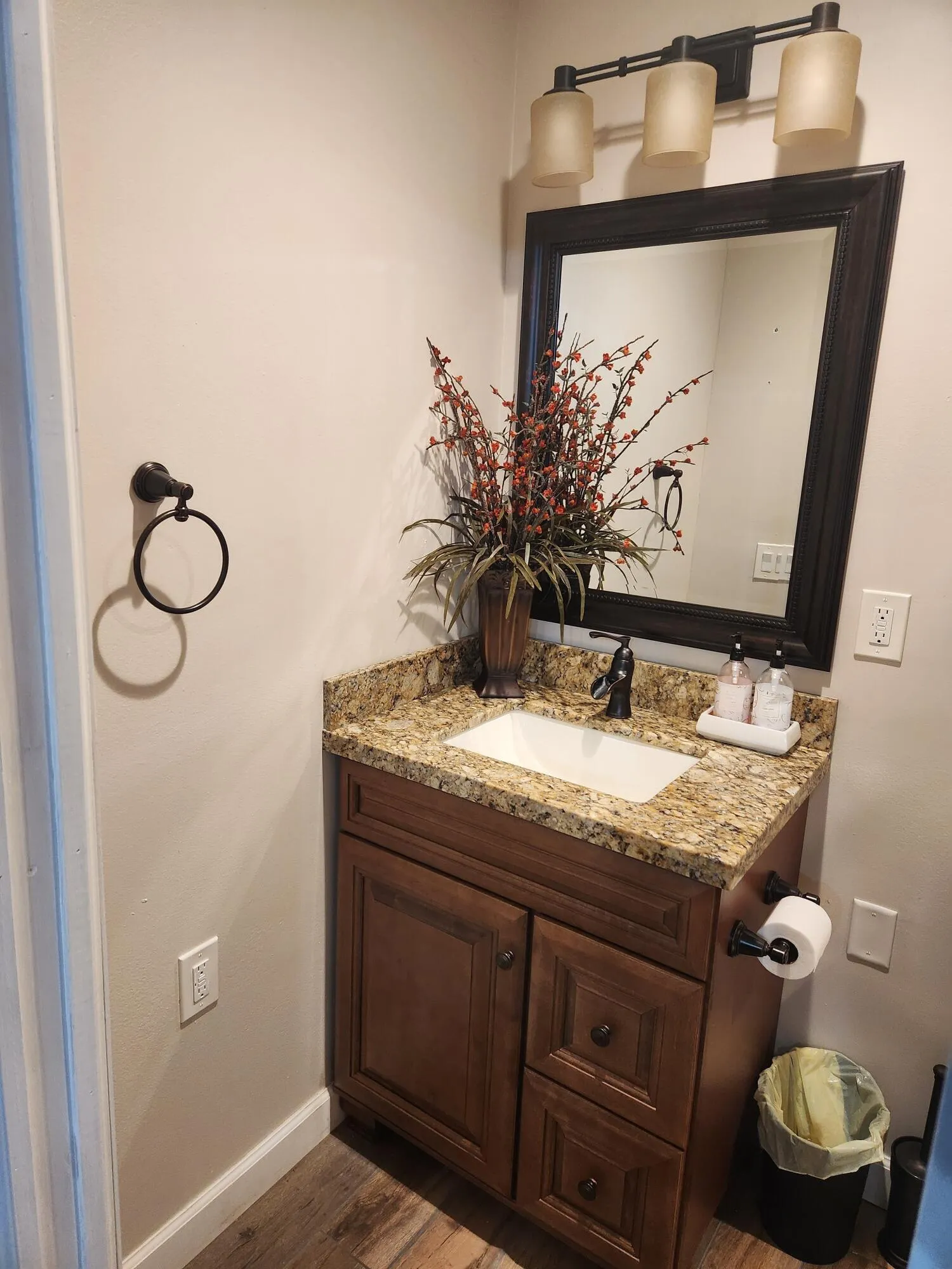 guest bathroom2