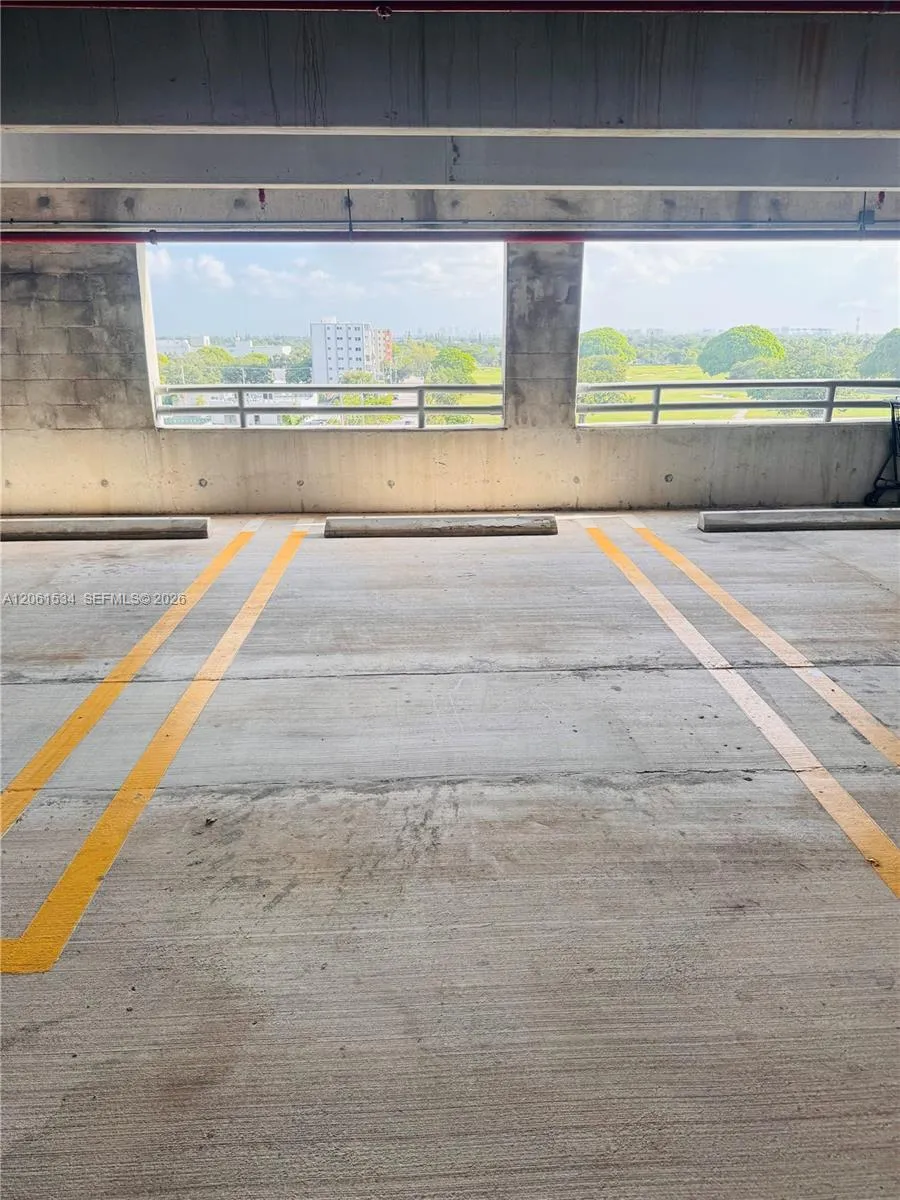 UNIT PARKING SPOT