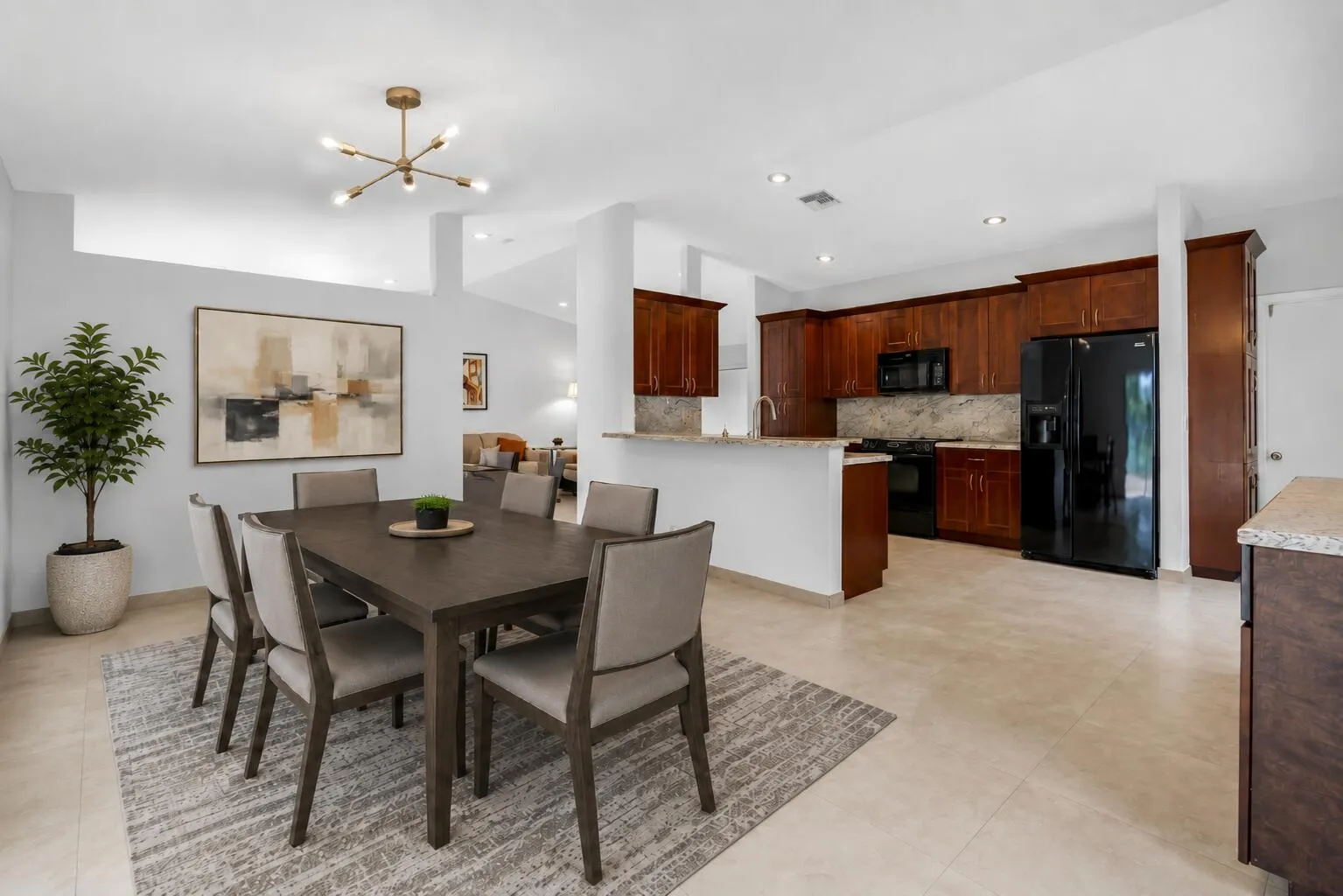 Dining Area 4