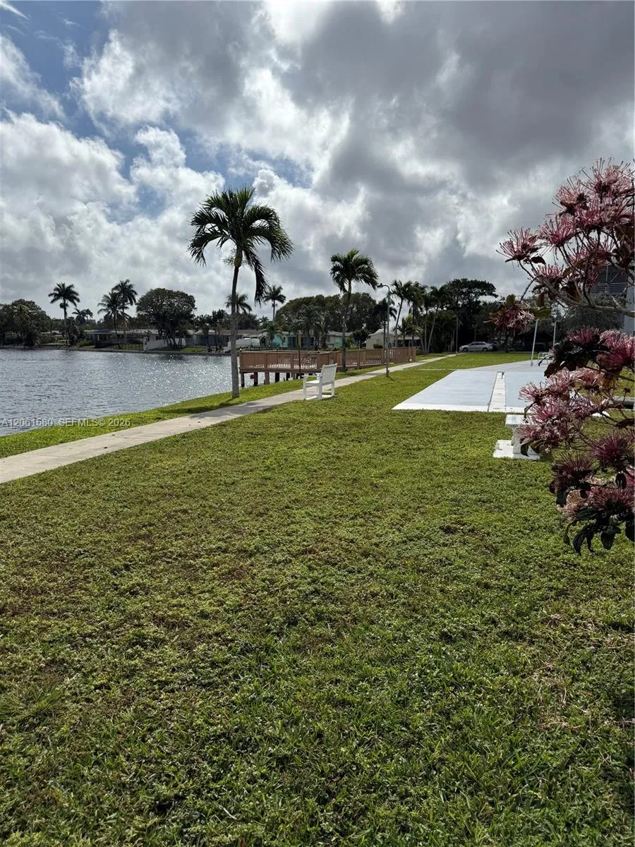 Photo 32