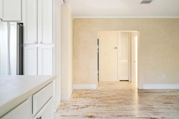 Kitchen & Dining