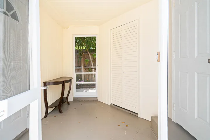 Guest Breezeway