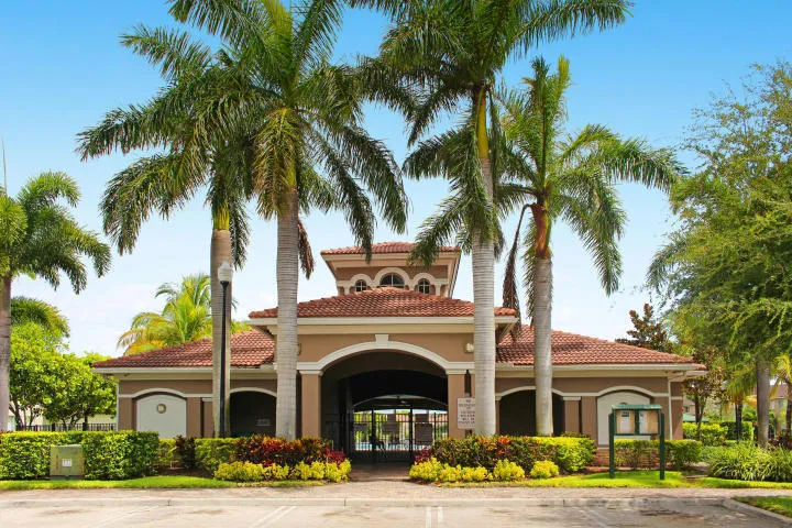 Clubhouse - Pool Area