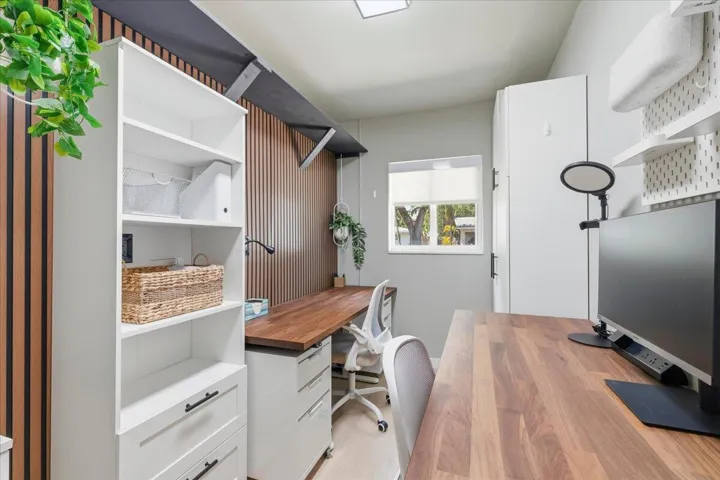 office with 2 work stations