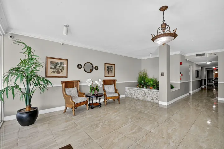 71-web-or-mls-125 S Ocean Mayan Towers (