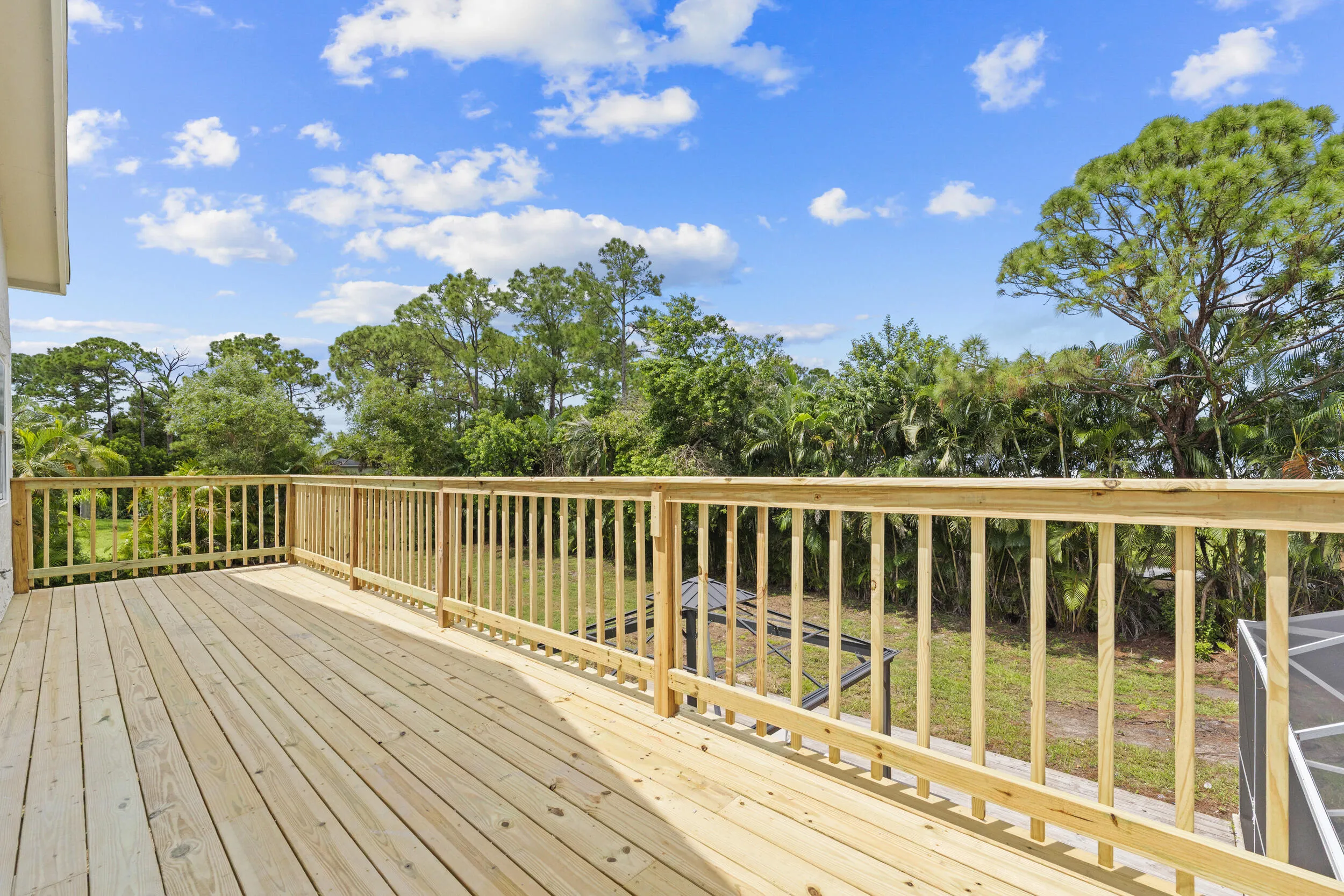 Primary room deck