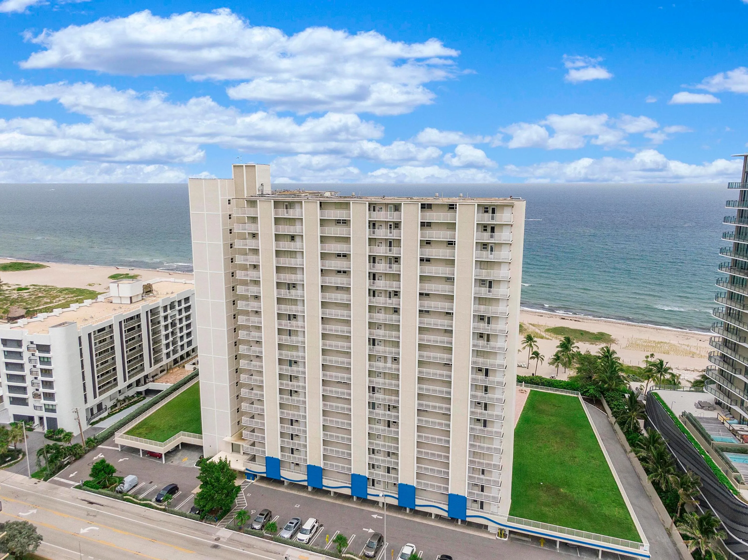 750_N_Ocean_Blvd_U1403_32