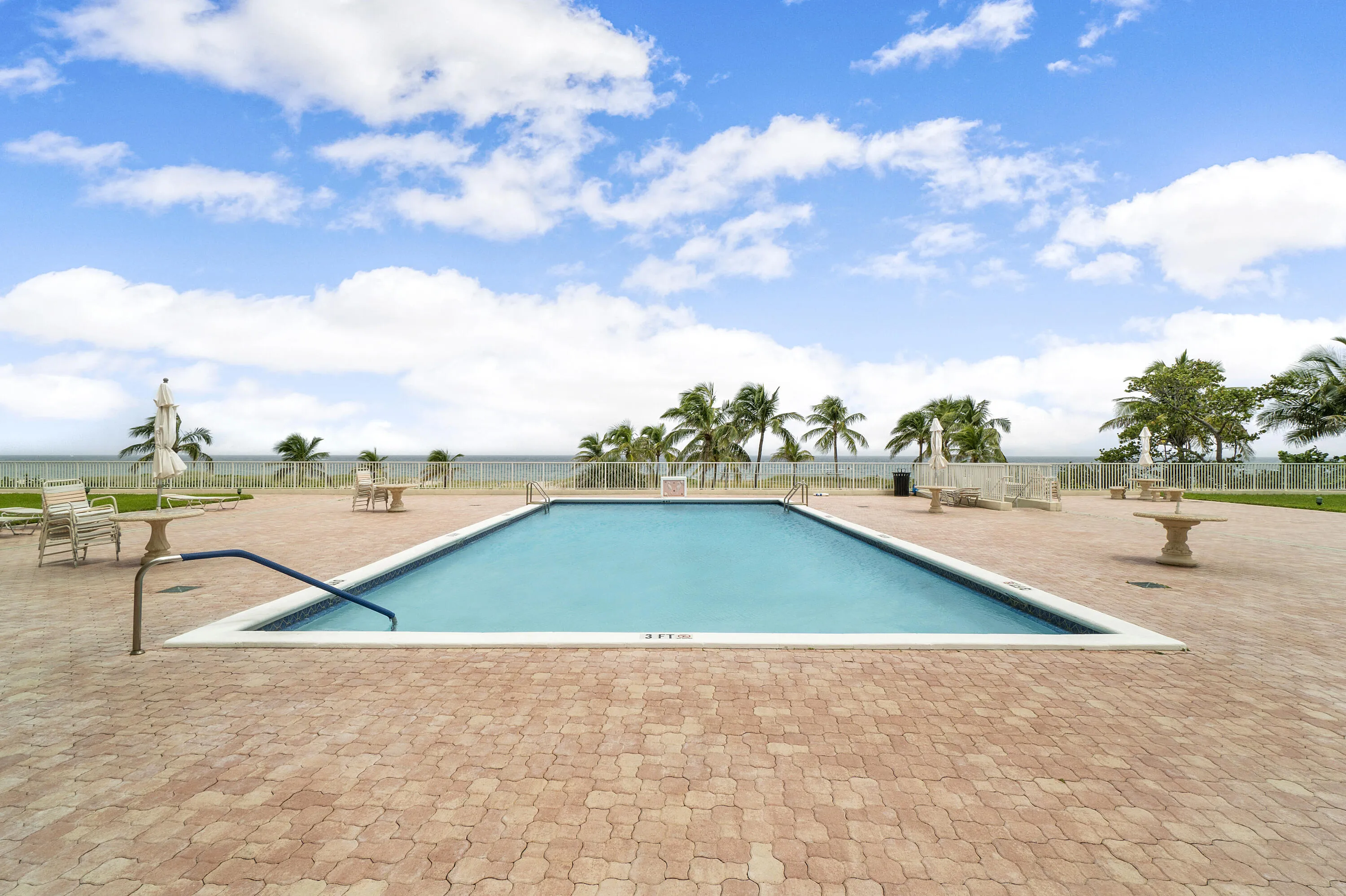750_N_Ocean_Blvd_U1403_30