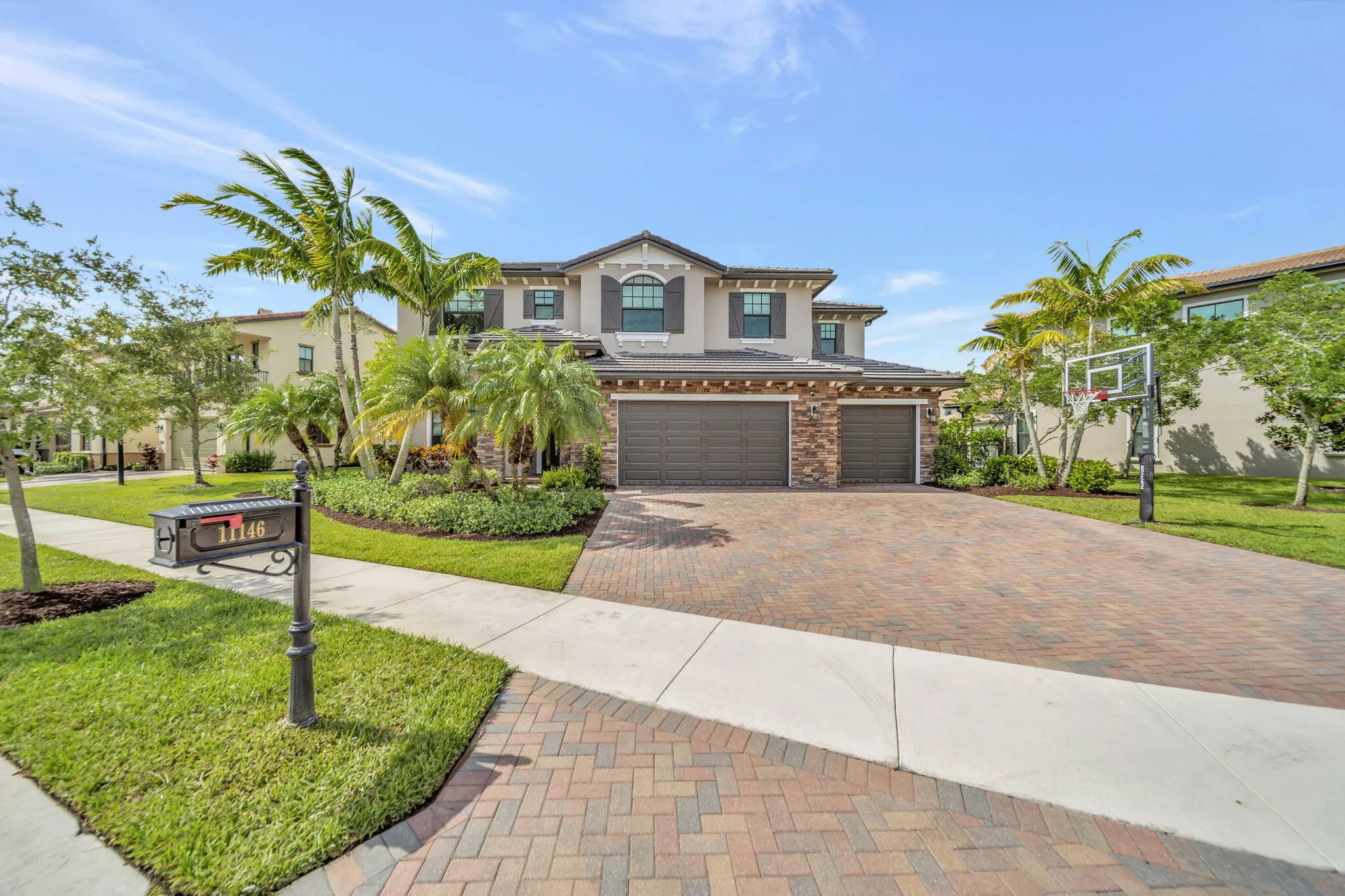 Extra Large Lot - 11,653sf....Community sidewalks....