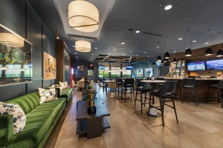 Legends Bar