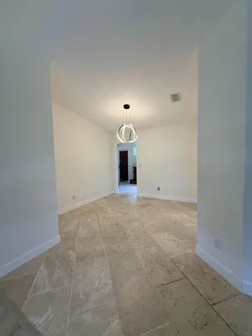 Entry/Dining
