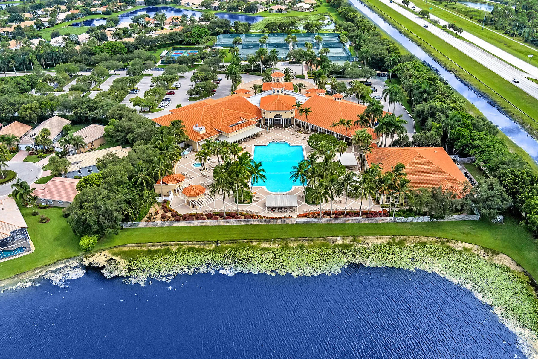 Belaggio Clubhouse