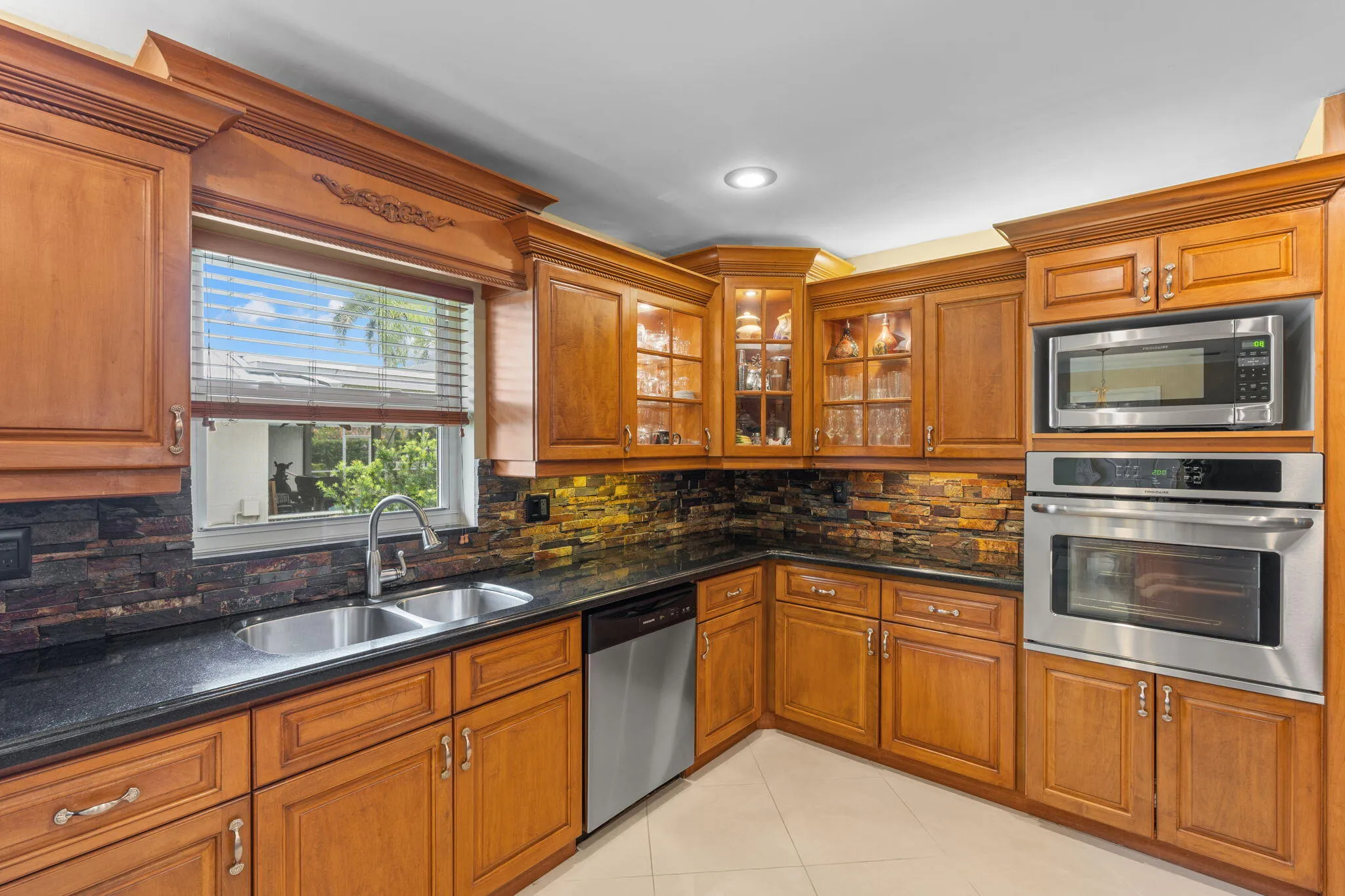 37-web-or-mls-8663 NW 50th Dr Coral Spri