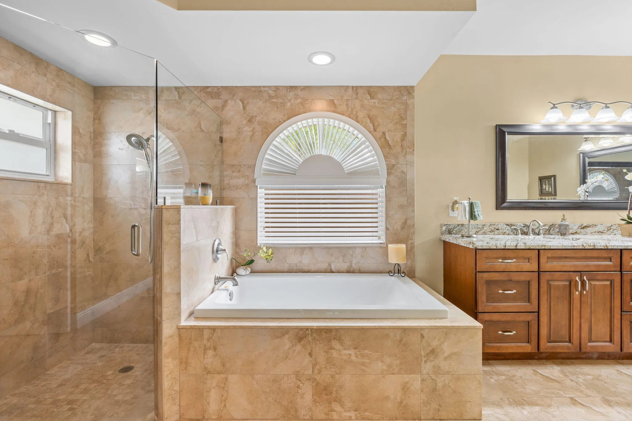 20-web-or-mls-8663 NW 50th Dr Coral Spri