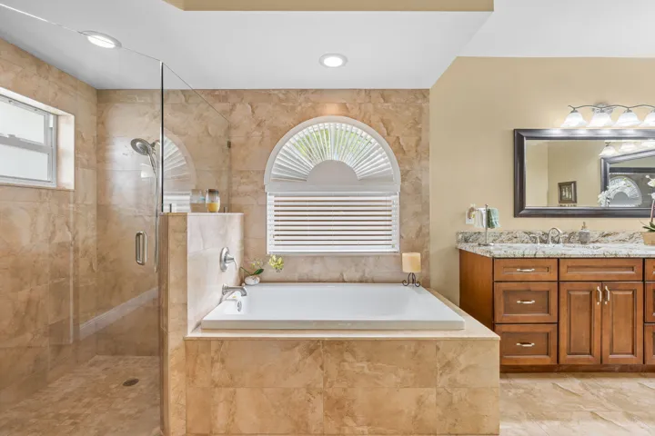 20-web-or-mls-8663 NW 50th Dr Coral Spri