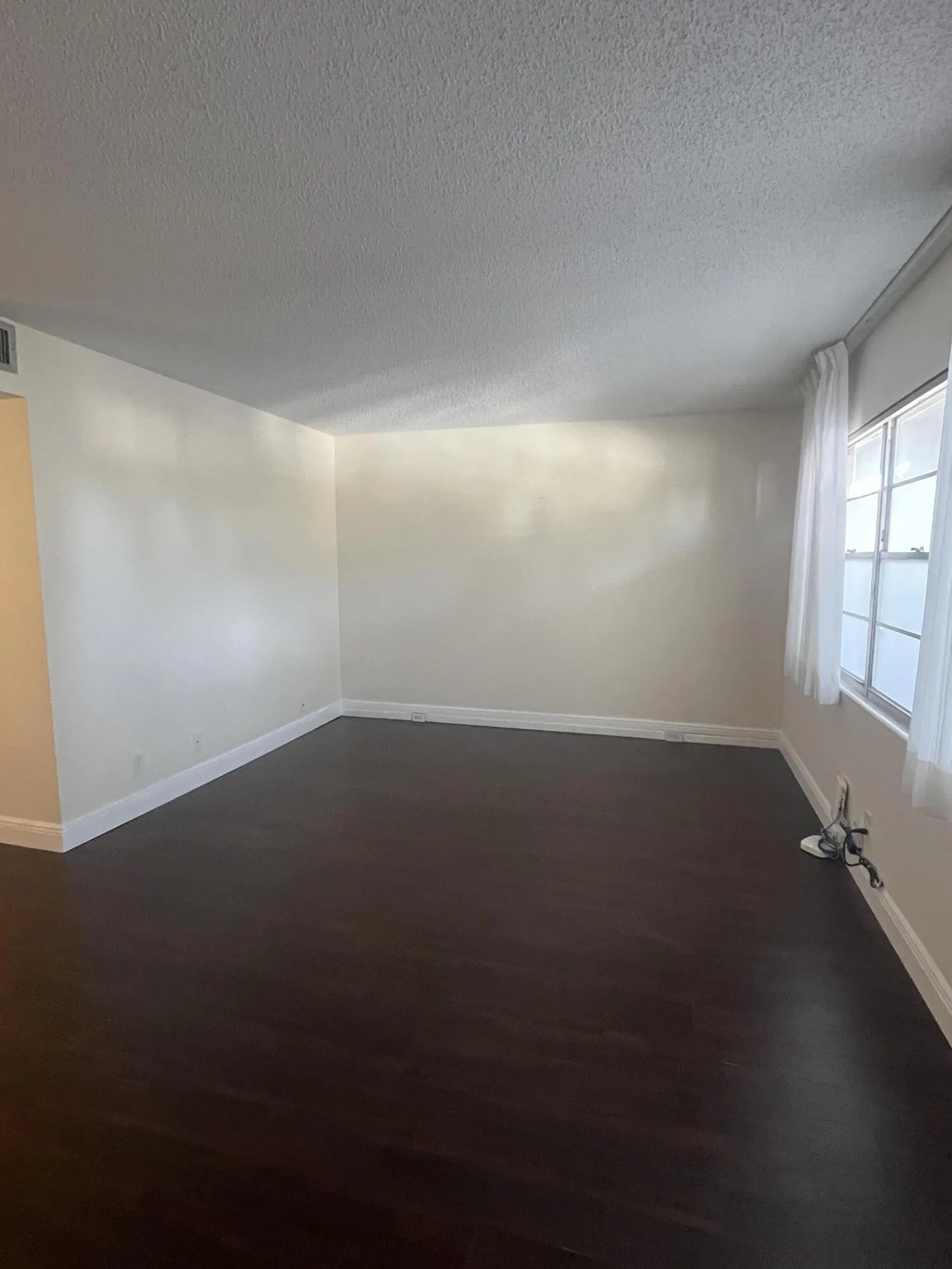 2070 WOLVERTON D - NEW LIVING ROOM PHOTO