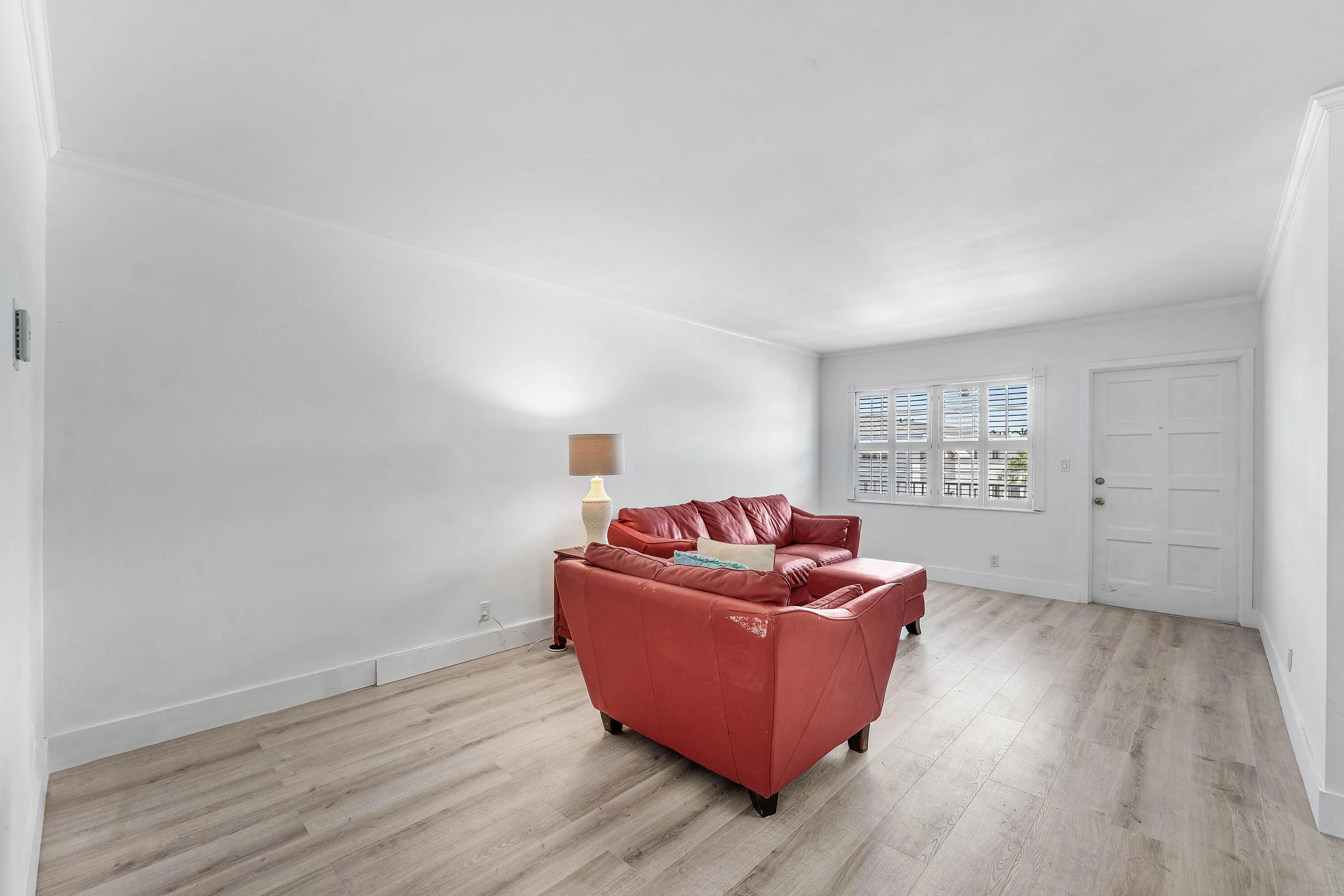 006-4111Northeast21stWay-204-LighthouseP